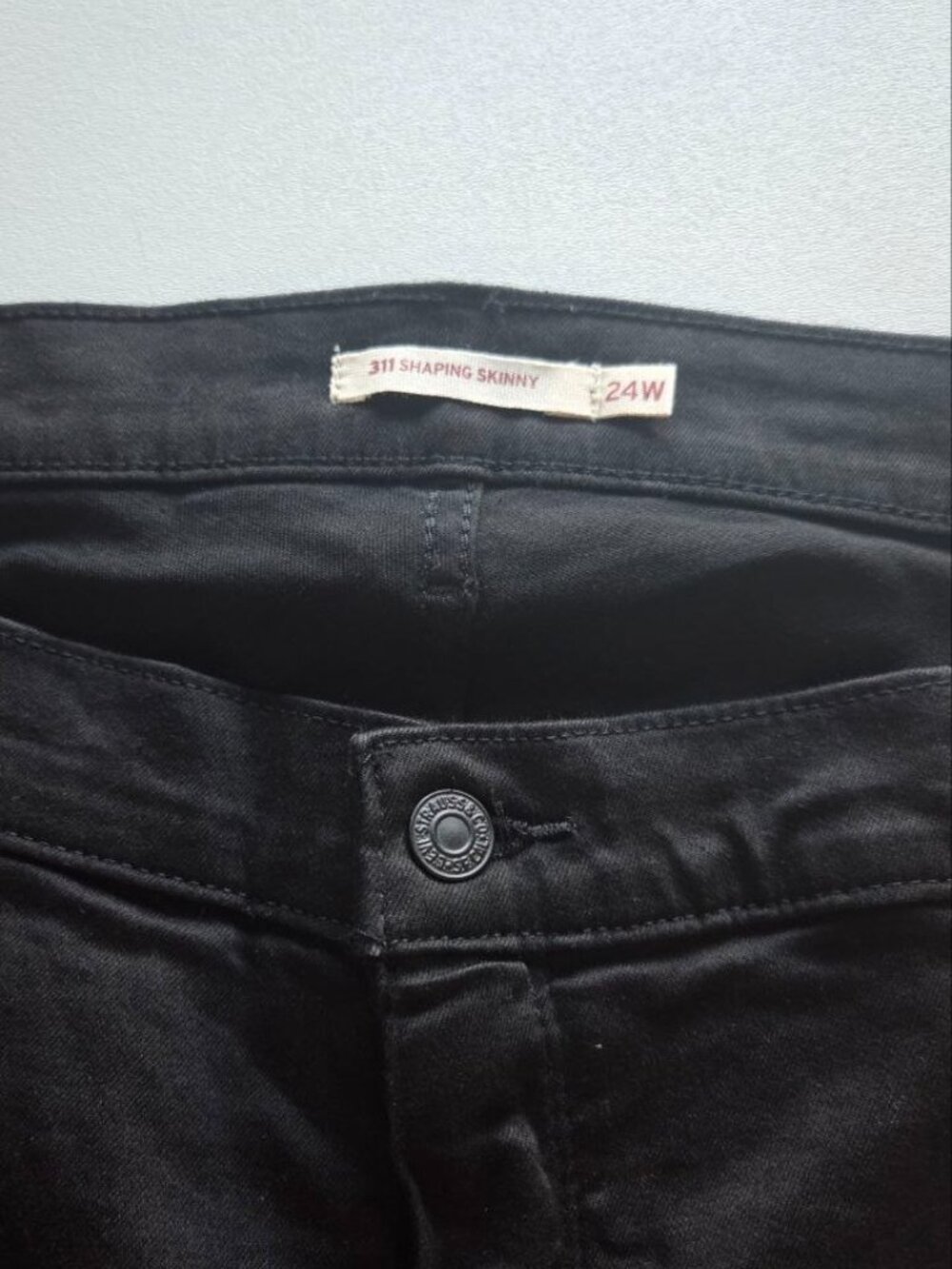 $69 Levi's 311 Shaping Skinny Hyper soft Soft Black - Picture 3 of 5